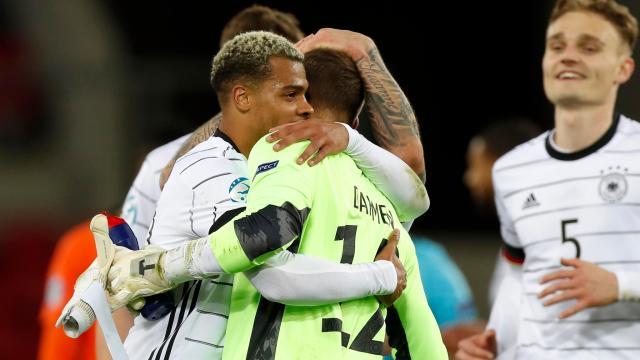 世界杯手机直播客户端-门将送礼队友争气,斗志昂扬的德国U21错误中成长